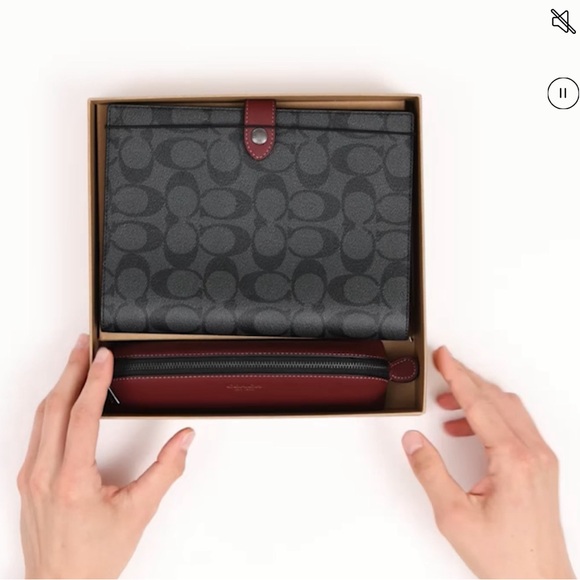 NIB Coach Boxed Notebook & pencil case in colorblock signature - Picture 5 of 13